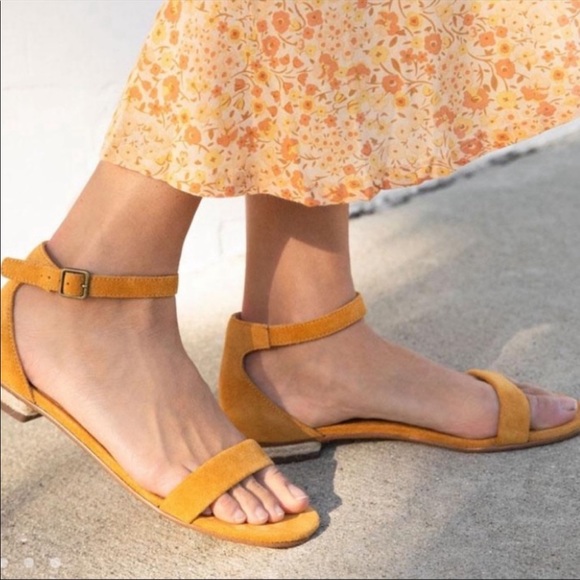 NIB Soludos Suede Marigold Capri Sandals